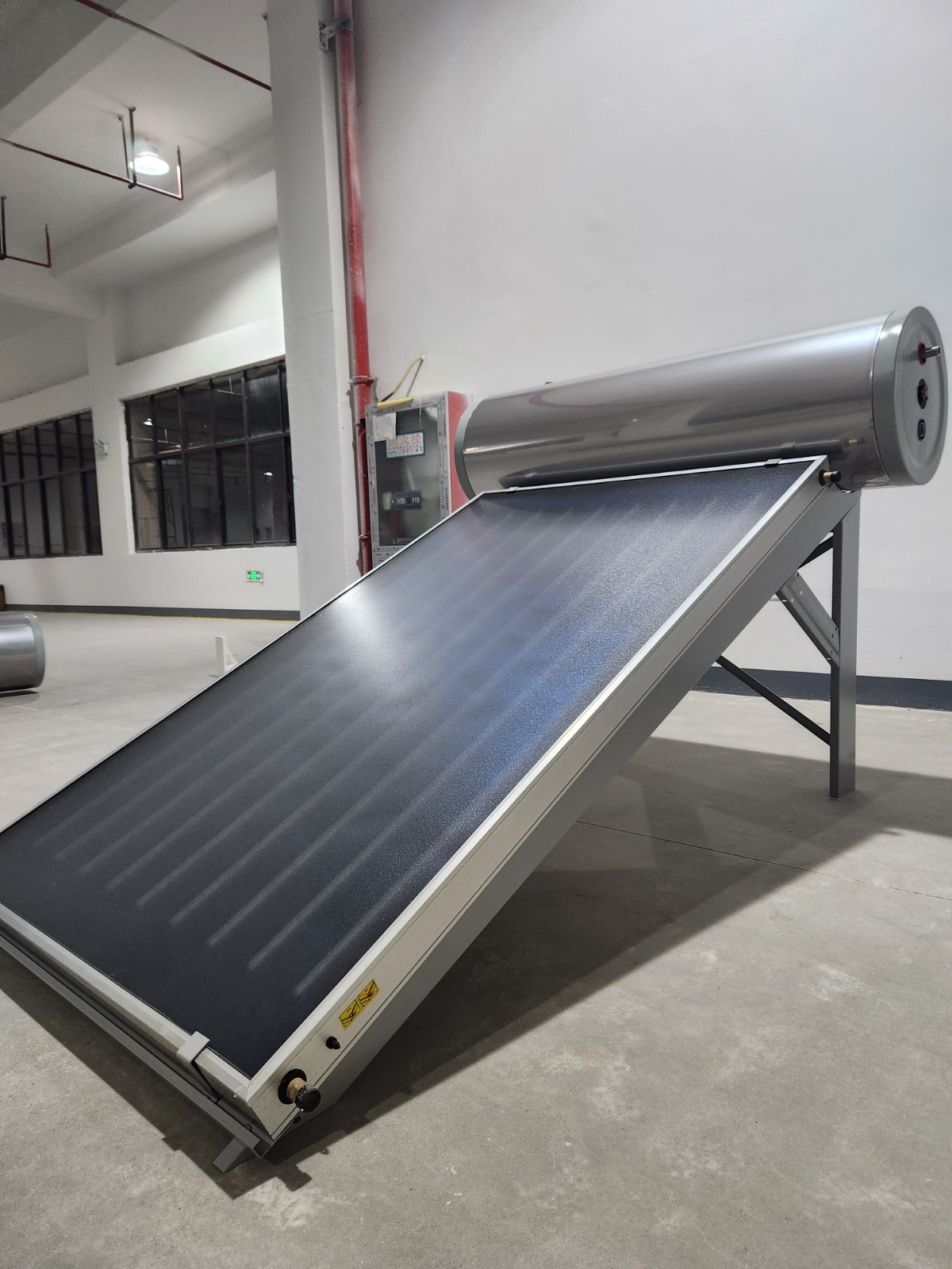 Solar Water Heater SS Pressurized Panel 200Litres